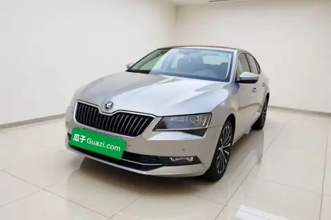 Skoda Superb 2016