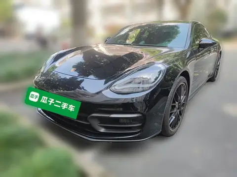 Porsche Panamera 2023