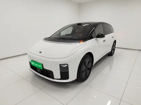 Li i8 2025