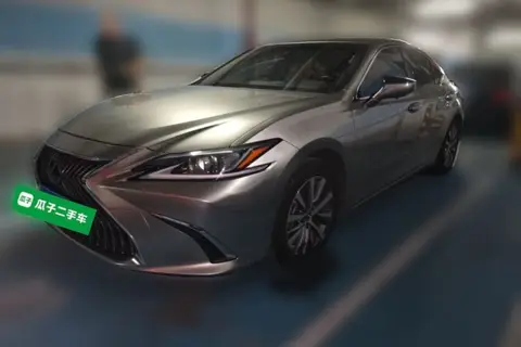 Lexus ES 2019