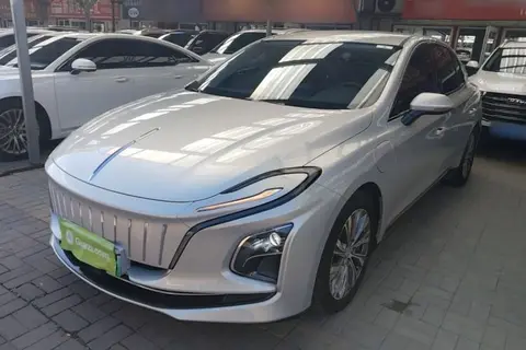 Hongqi E-QM5 2024