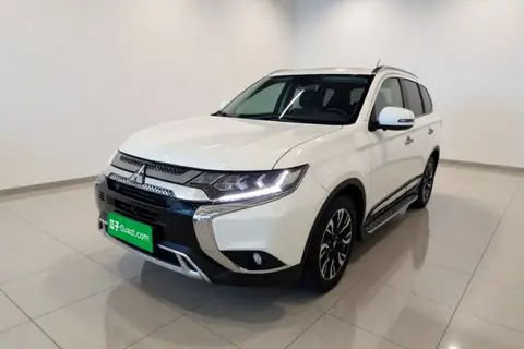 Mitsubishi Outlander 2020