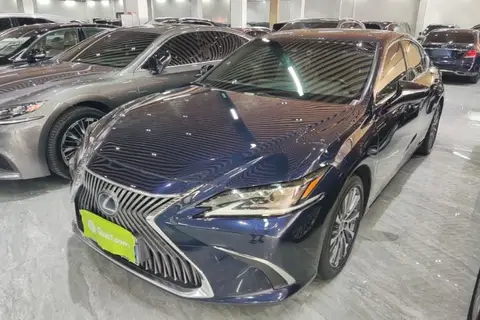 Lexus ES 2021