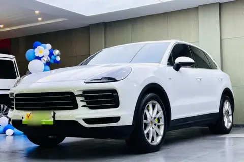 Porsche Cayenne E-Hybrid 2021