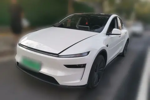 Tesla Model Y 2025