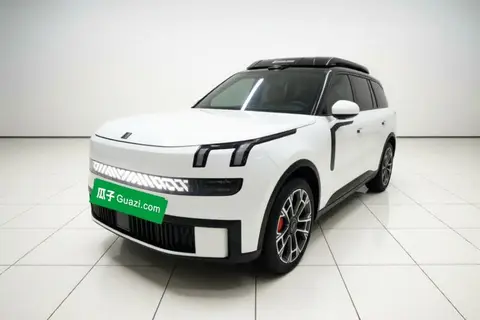 Lynk & Co 900 2025