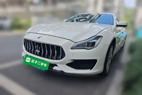 Maserati Quattroporte 2013