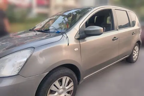 Nissan Livina 2015