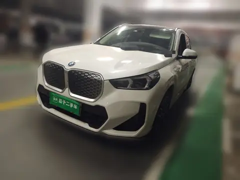 BMW iX1 2024