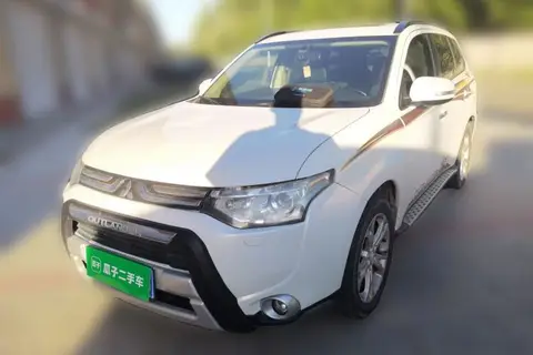 Mitsubishi Outlander 2013