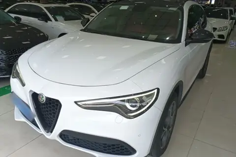 Alfa Romeo Stelvio 2020