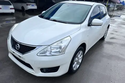 Nissan Tiida 2014