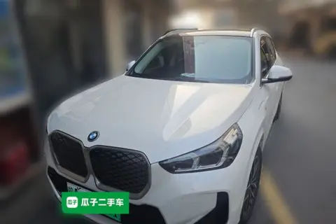BMW iX1 2024
