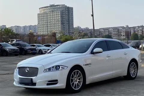 Jaguar XJ 2015