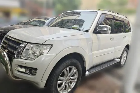 Mitsubishi Pajero 2016