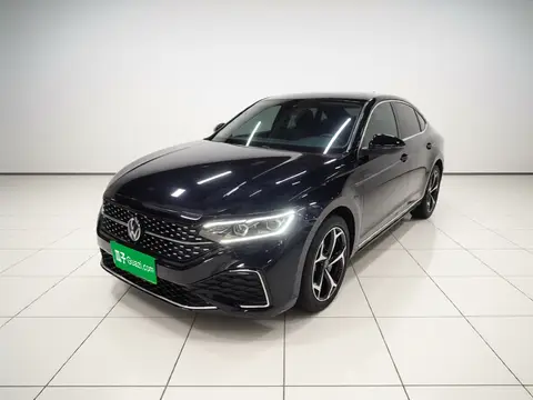 Volkswagen Passat 2025