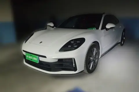 Porsche Panamera 2025