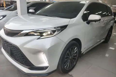 Toyota Granvia 2024