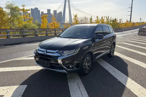 Mitsubishi Outlander 2016
