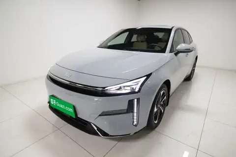 Geely L6 2023