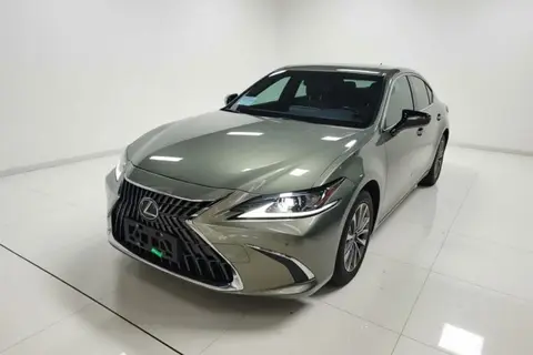 Lexus ES 2022
