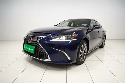 Lexus ES 2020