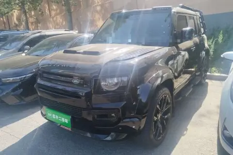 Land Rover Defender 2023
