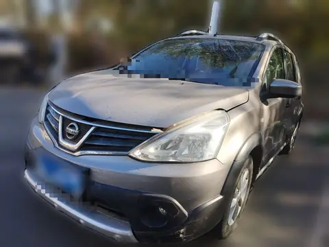 Nissan Livina 2013