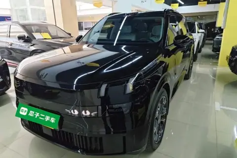 Lynk & Co 900 2025
