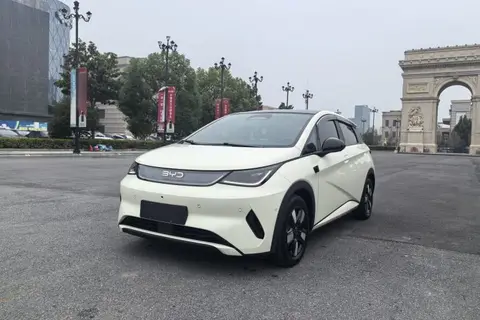 BYD Dolphin 2025