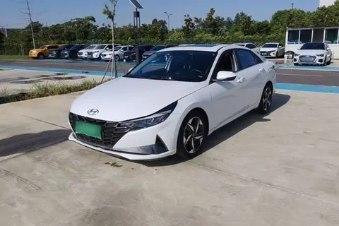 Hyundai Elantra 2022