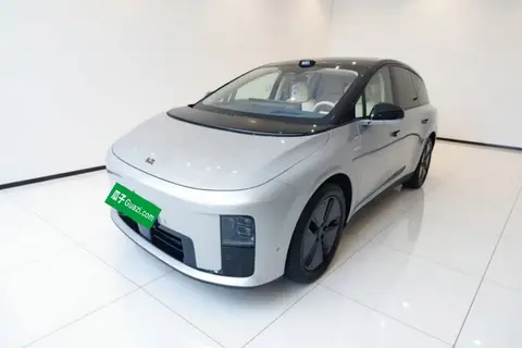Li i8 2025