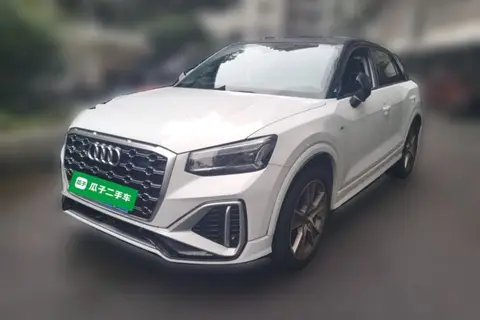 Audi Q2L 2021