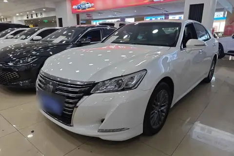 Toyota Crown 2017