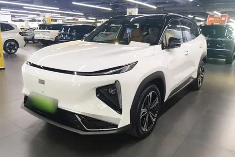 Geely L7 2025