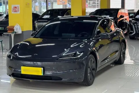 Tesla Model 3 2025