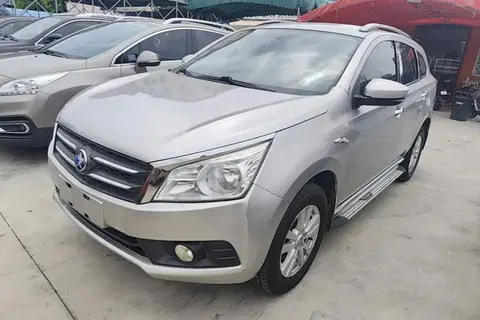 Venucia T70 2015