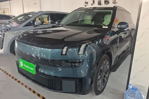 Lynk & Co 900 2025