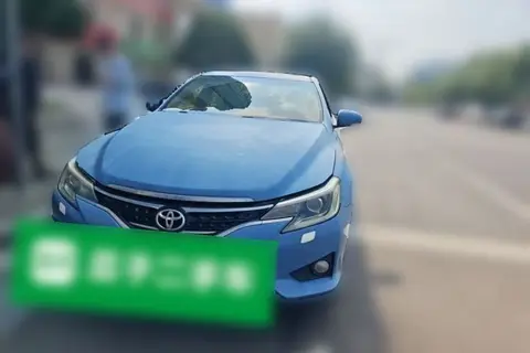 Toyota Reiz 2014
