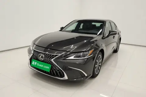 Lexus ES 2024