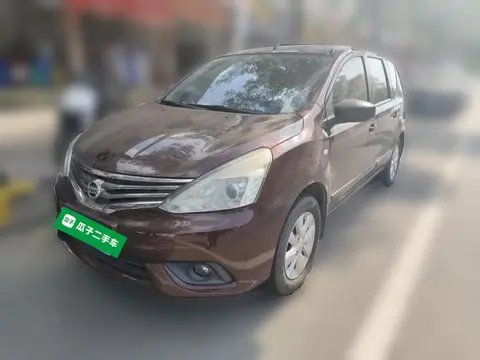 Nissan Livina 2015