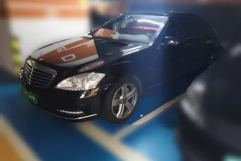 Mercedes-Benz S-Class 2012
