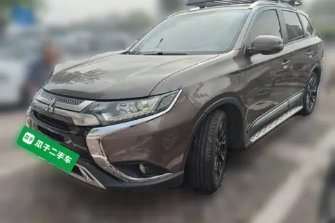 Mitsubishi Outlander 2020