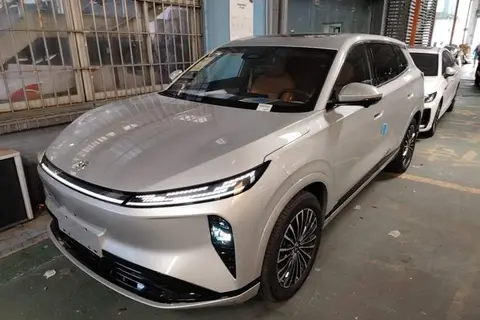 Dongfeng L8 2025