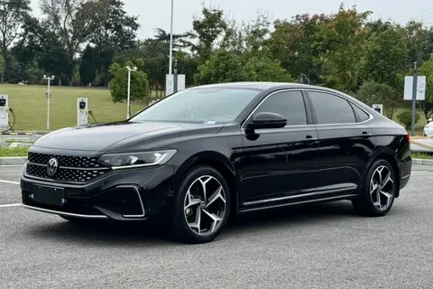 Volkswagen Passat 2024
