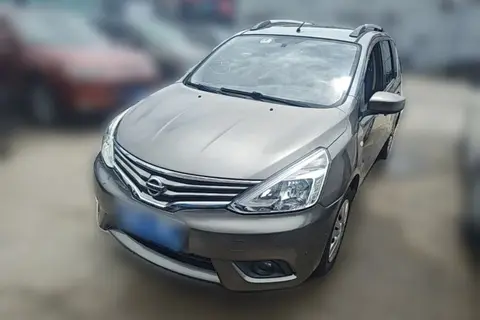 Nissan Livina 2014