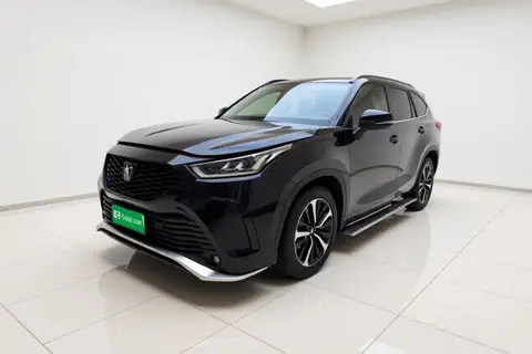 Toyota Crown Kluger 2022