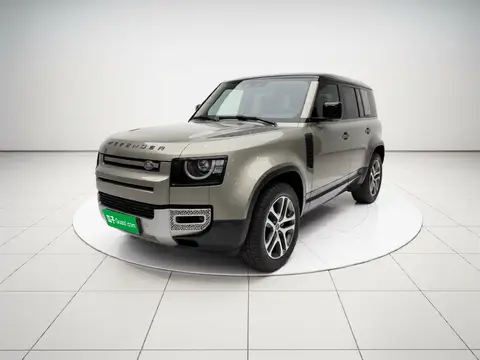 Land Rover Defender 2021