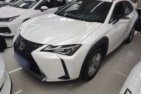 Lexus UX 2021