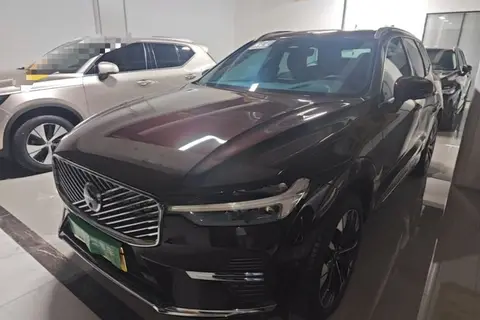 Volvo XC60 2025